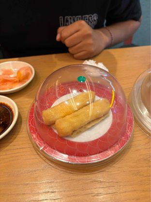 Foto 9 - Makanan(Inari Sushi) di Tom Sushi oleh Cyntia // IG: @cyntiahbsr