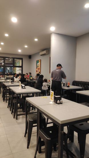Foto 3 - Interior(Indoor) di Waroeng Steak & Shake oleh Simon A. claudius_simon