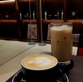 Foto Cappuccino &amp; Iced Caramel Coffee di Dakoffe Coffee & Bistro