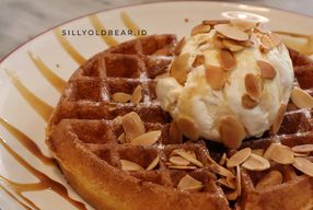 Foto BROWNFOX Waffle & Coffee