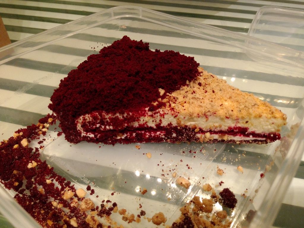 Red velvet pie-nya hacep! - Review Desi A. di restoran ...