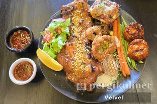 Foto 1 - Makanan(American Grill Pork Ribs-Full Rack) di Benjamin Steak by Pig Hunter oleh Velvel 