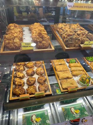 Foto 7 - Makanan di Pisang Goreng Madu Bu Nanik oleh Albert Murdiono