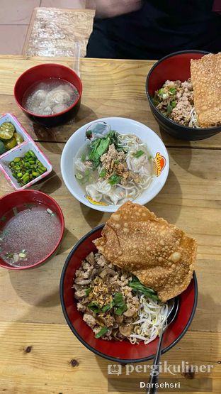 Foto 1 - Makanan di Mie Ayam Bangka Kim's oleh Darsehsri 