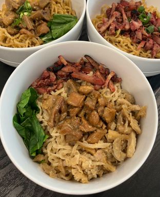 Foto - Makanan(Bakmie Ayam Spesial) di Bakmie 3 Broker oleh Hey Li