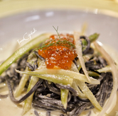 Foto Nero spaghettini with ikura di AW Kitchen