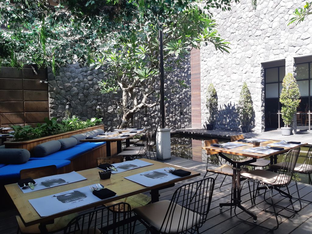  Cafe  yang famous di  Surabaya  Review Ladyonaf 