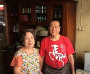 Foto - Interior(om dan tante nya jg baik bgt) di RM Shanghai oleh Yemima Grace