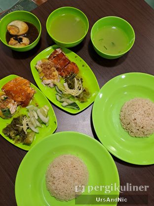 Foto 2 - Makanan di Hoi Kee Hainanese Chicken Rice & Porridge oleh UrsAndNic 