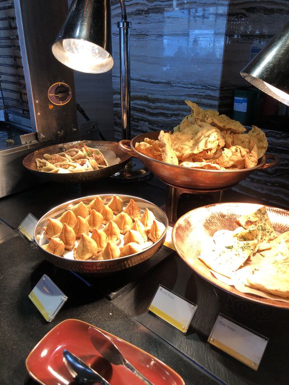 Buffet with a view - Review Jessenia Jauw di restoran ...