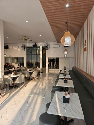 Foto review Deora Resto & Cafe oleh yusuf stefanus 1
