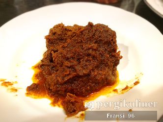Foto Makanan di Restoran Sederhana Lintau