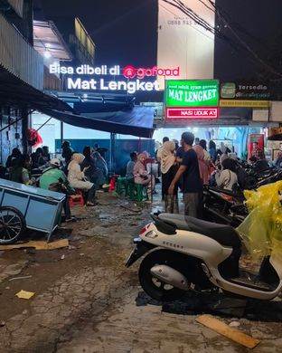 Foto review Nasi Uduk Ayam Goreng Mat Lengket oleh Momondud  3