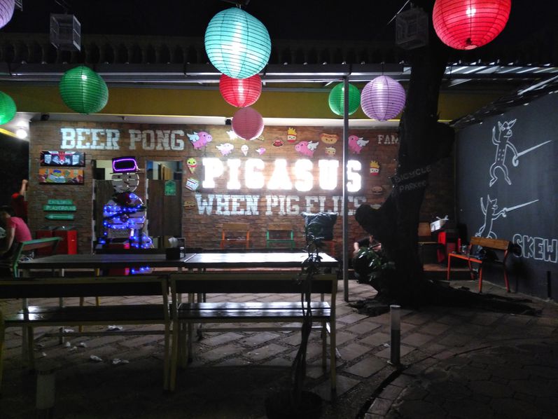 Foto Eksterior di Flying Pig