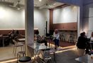 Foto Eksterior di Dakoffe Coffee & Bistro