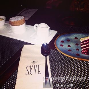 Foto review Skye oleh Eka M. Lestari 2