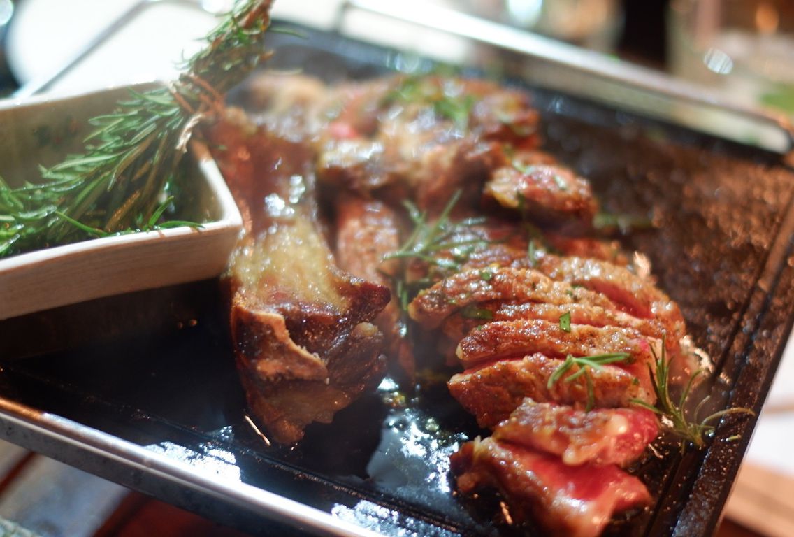 Skye, Thamrin - Lengkap: Menu terbaru, jam buka & no ...