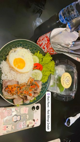 Foto Makanan di Roti Romi