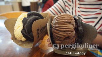 Foto Makanan di Hokkaido Icecream Puff