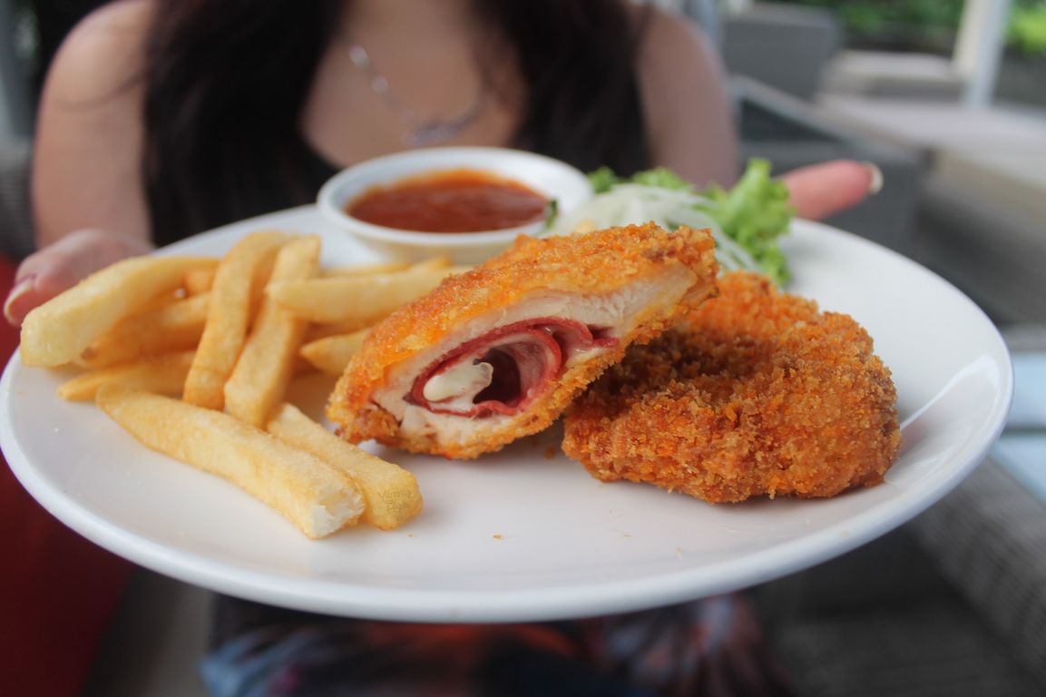 ROOFPARK Cafe & Restaurant, Puncak, Bogor - Lengkap: Menu ...