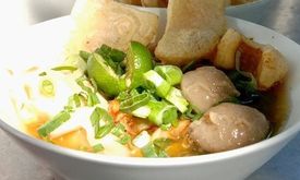 Lomie dan Bakmie Lombok
