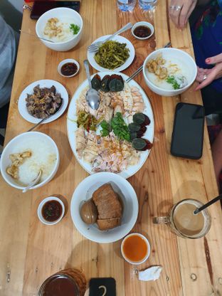 Foto 2 - Makanan di Bubur Cap Jago oleh Wanny Ng