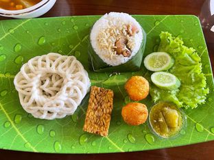 Foto 1 - Makanan di Dapoer Pandan Wangi oleh Oswin Liandow