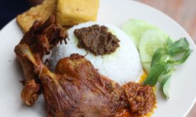 Pak Qomar - Bebek & Ayam Goreng