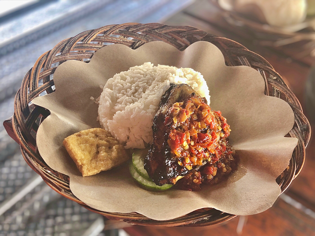 Selalu diperbarui! Menu Ayam Goreng Nelongso, Setiabudhi, Bandung
