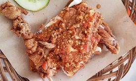 Ayam Gepuk Pak Gembus