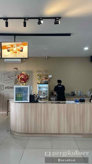 Foto 6 - Interior di Altsen Coffee & Eatery oleh Darsehsri 