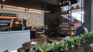Foto 2 - Interior(Indoor) di Expat. Roasters oleh Simon A. claudius_simon