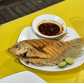 Foto Ikan Gurame Goreng di Seafood 68 Santa