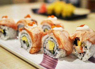 Makan Sushi Ternyata Banyak Manfaatnya Lho!