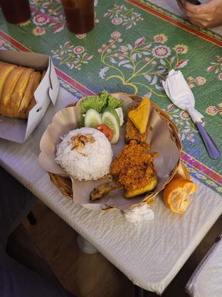 Foto review Saung Bambu Cafe and Resto oleh Geraldi Ryan Wibinata 7