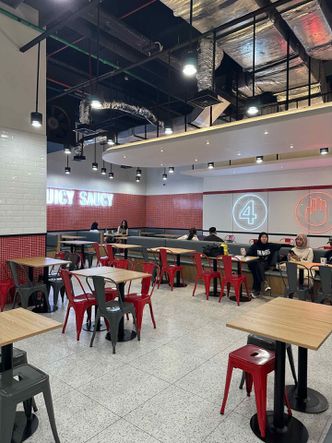 Foto Interior di 4 Fingers Crispy Chicken