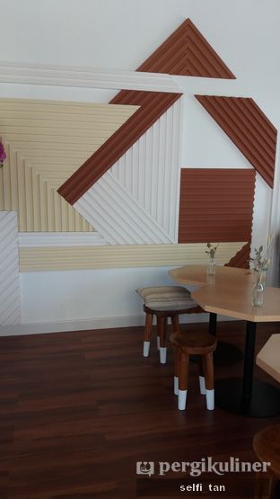 Foto 6 - Interior di Kakolait oleh Selfi Tan
