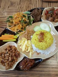 Foto Makanan di Remboelan