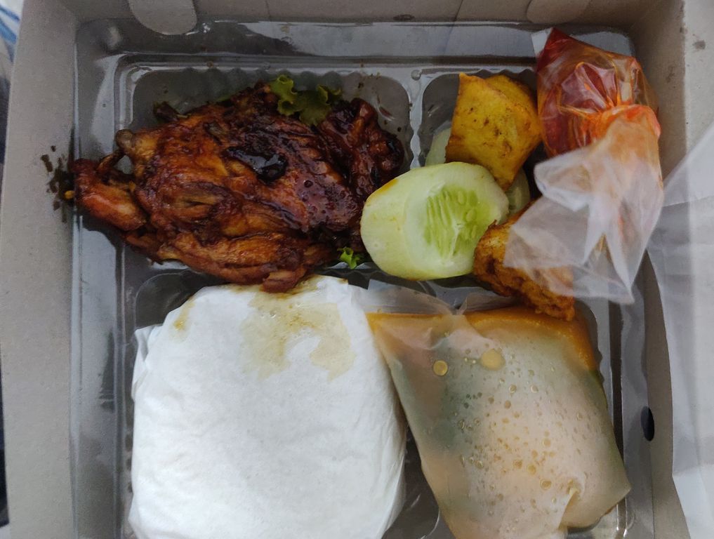 Ayam Tulang Lunak Keratonan, Gading Serpong, Tangerang - Lengkap: Menu