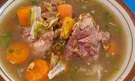 Sop Buntut Sapi Ma' Emun
