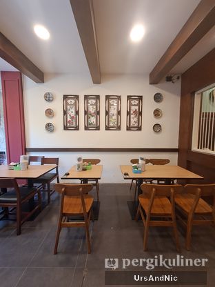 Foto 7 - Interior di Hoi Kee Hainanese Chicken Rice & Porridge oleh UrsAndNic 