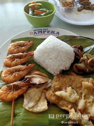 Foto Makanan di Warung Nasi Ampera