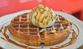 BROWNFOX Waffle & Coffee