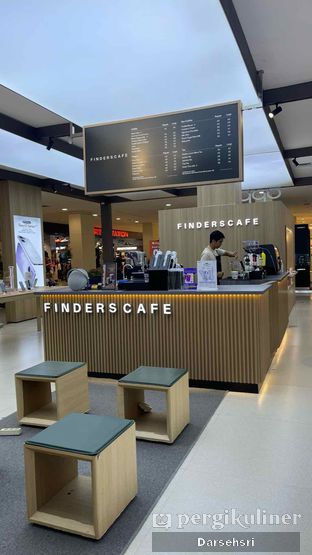 Foto 6 - Interior di Finders Cafe oleh Darsehsri 