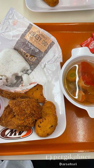 Foto review A&W oleh Darsehsri  2