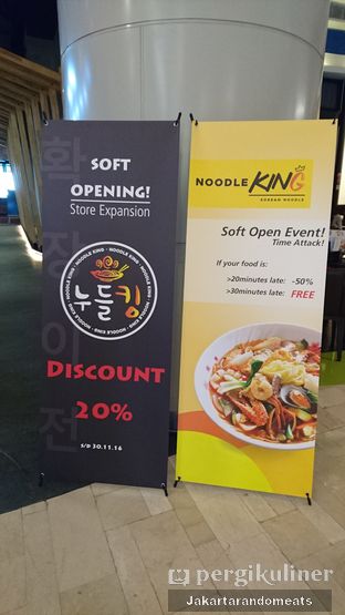 Foto 7 - Interior di Noodle King oleh Jakartarandomeats