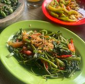 Foto Oseng Kangkung di Saung Sate Maranggi “Si Teteh”