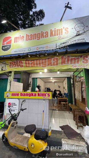 Foto 3 - Makanan di Mie Ayam Bangka Kim's oleh Darsehsri 