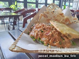 Foto review Bu Tris Resto - BJB Corner Foodcourt oleh Bu Tris  Resto 3