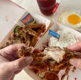 Foto di Ayam Goreng Bawang Putri